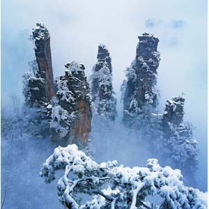 單獨(dú)成團(tuán)O線：（張家界溫泉休閑線路）張家界、天子山、寶峰湖/黃龍洞、鳳凰古城 江埡溫泉/萬福溫泉 五日游